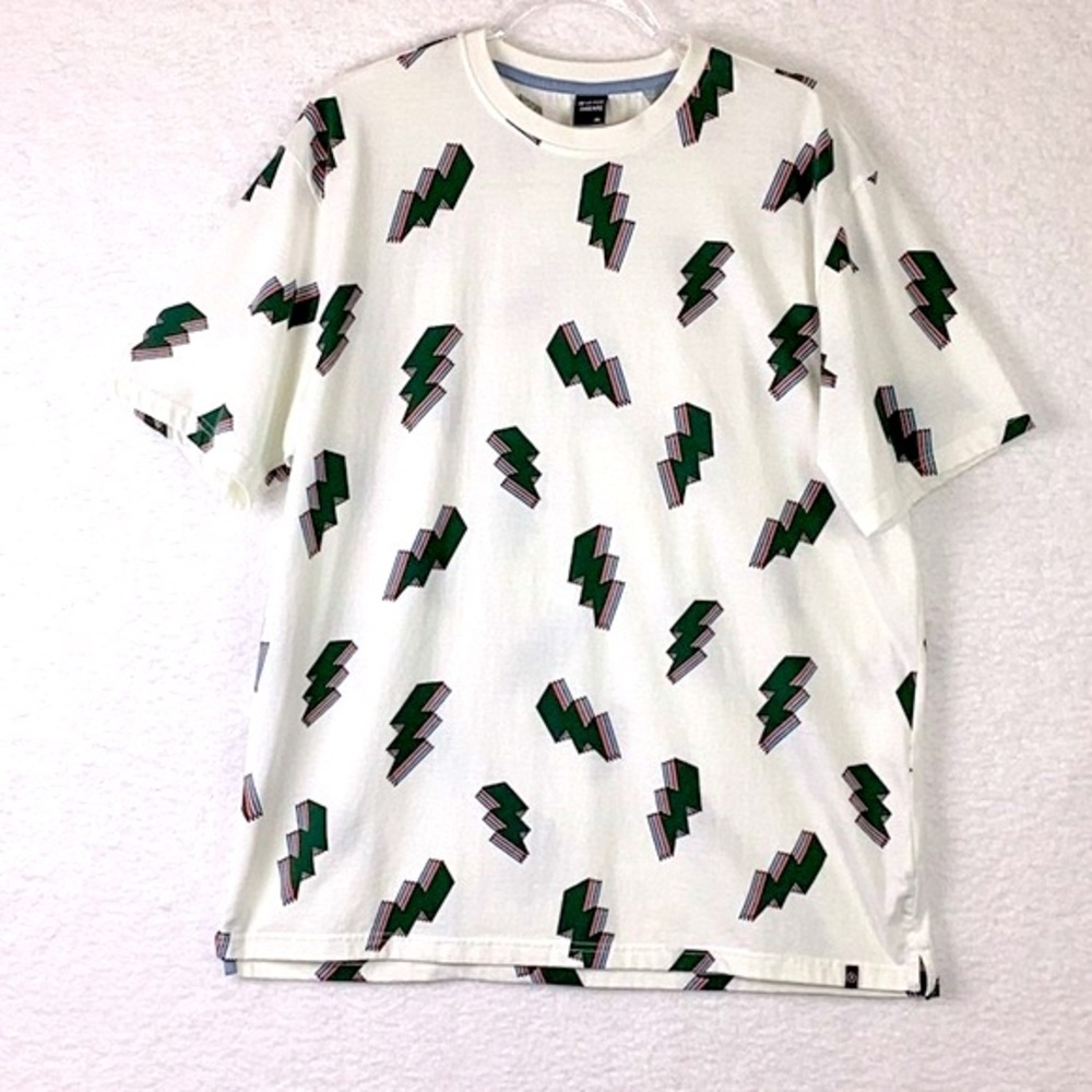 Reverse Threads Conway Men’s Size XL Short Sleeve T-Shirt.